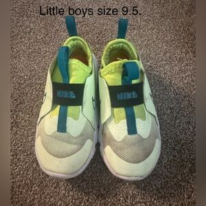 Nike Kids/boys sz 9.5 Sneakers - Lime and Gray